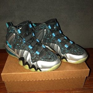 NIKE Barkley posite